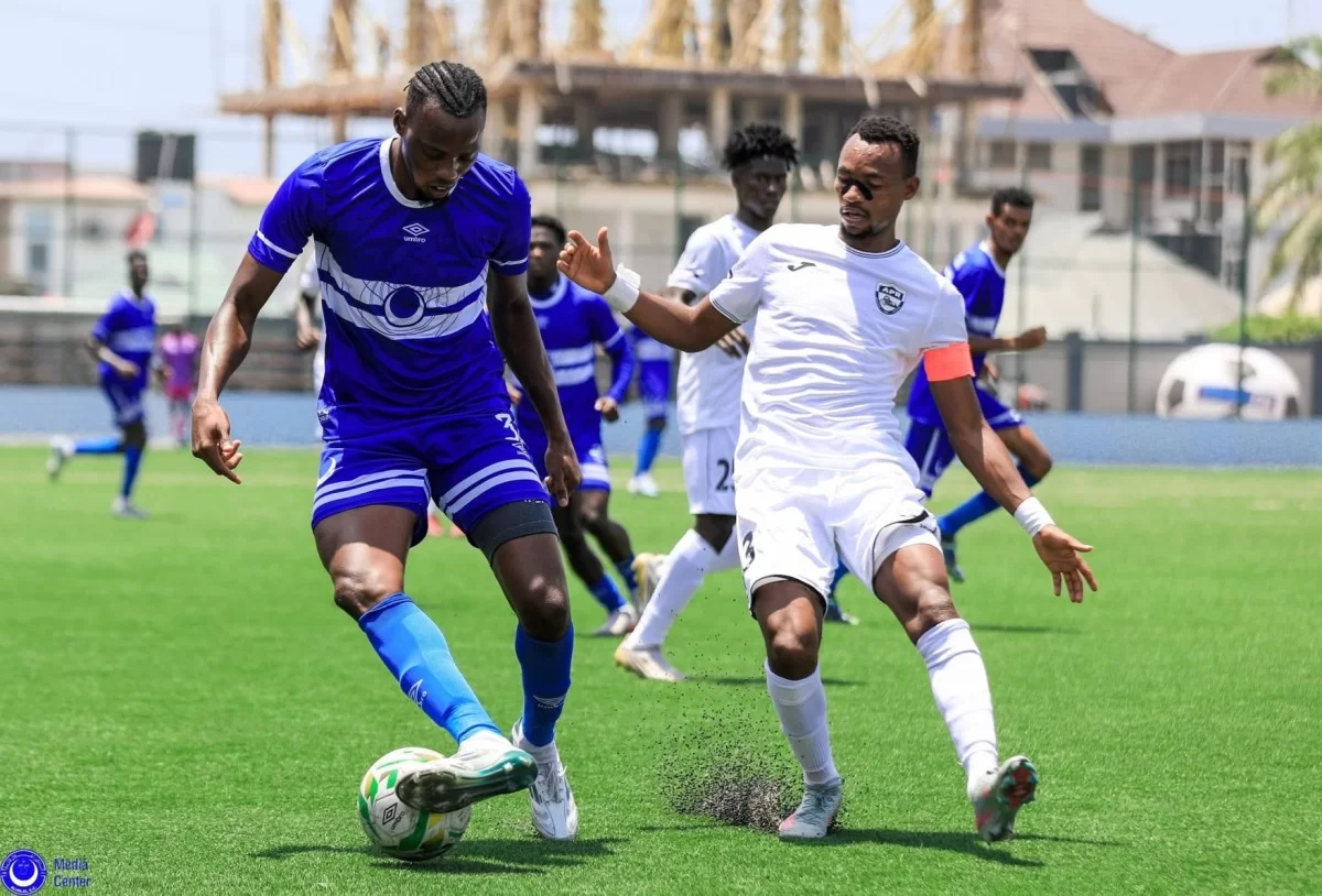 مدرب الهلال  للاعبين: تكيفوا بسرعة .. ولا تضيعوا الفرص