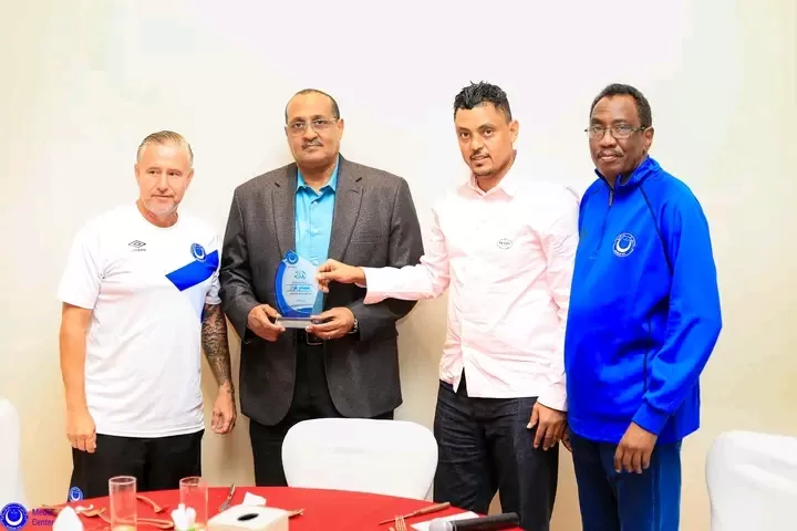 الهلال يكرم السفير كرار.. والأزرق يتعهد بظهور مشرف