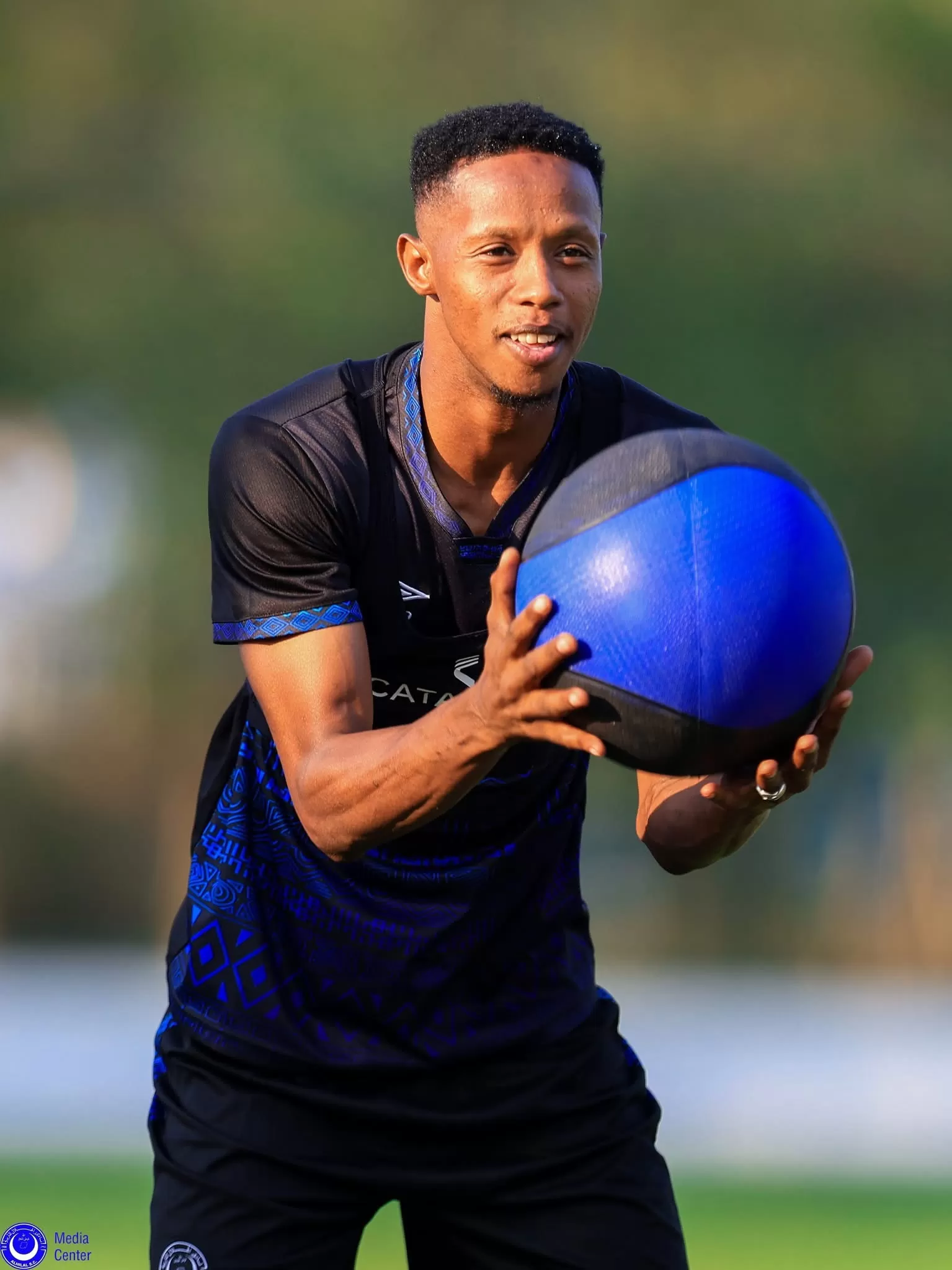 انضمام العابد و8 عناصر إلى بعثة الهلال في زنجبار