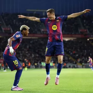 برشلونة يكسب ريال سوسيداد بهدفين  مقابل هدف وينفرد بالصدارة