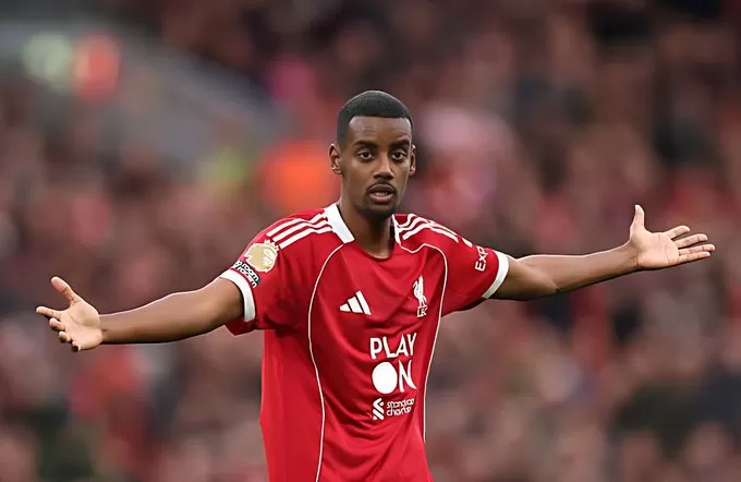 إيزاك يغيب عن ليفربول في مواجهة برنتفورد