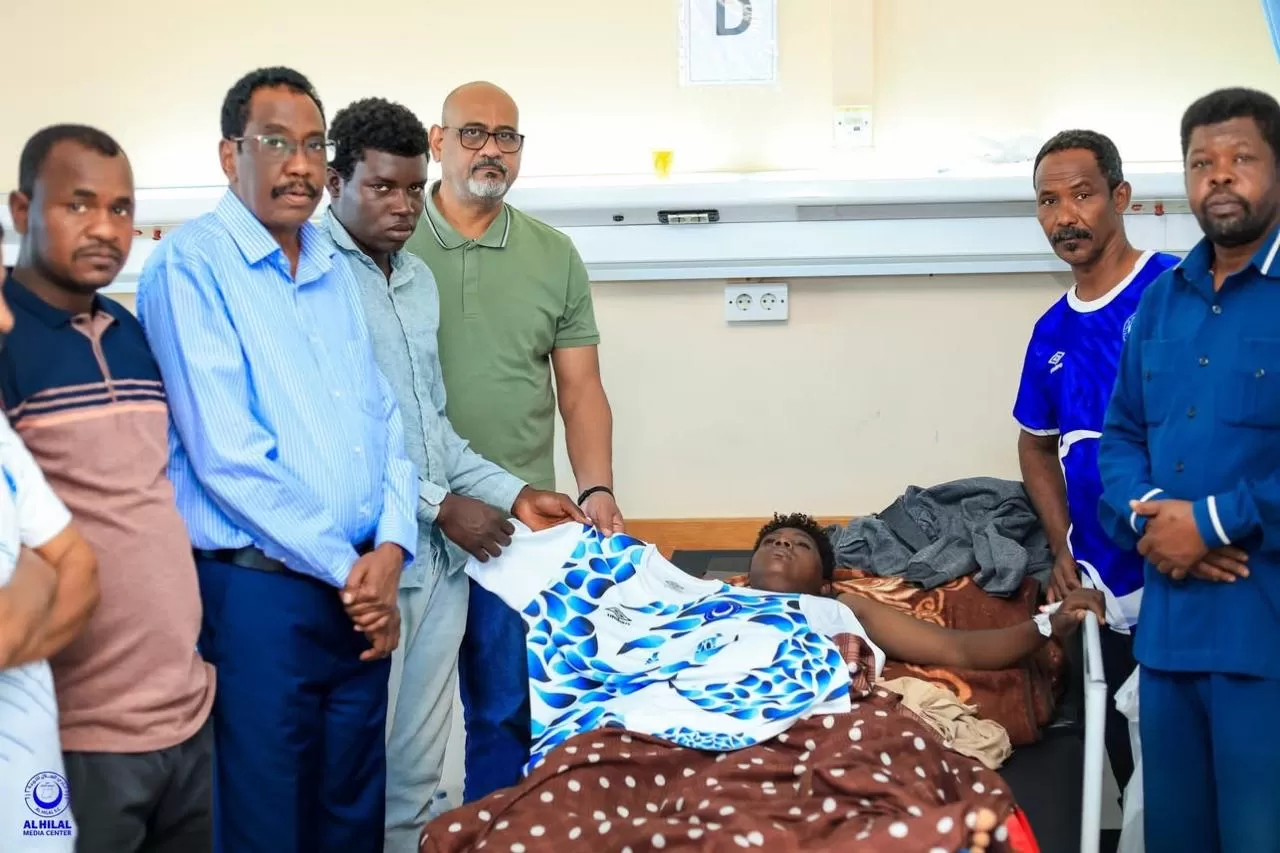قيادات الهلال تطمئن على مشجعي النادي المصابين في ليبيا قيادات الهلال تطمئن على مشجعي النادي المصابين في ليبيا