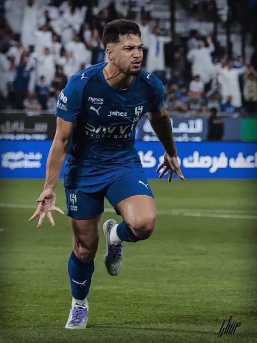 الهلال يقلص الفارق مع النصر بفوز صعب على الشباب الهلال يقلص الفارق مع النصر بفوز صعب على الشباب