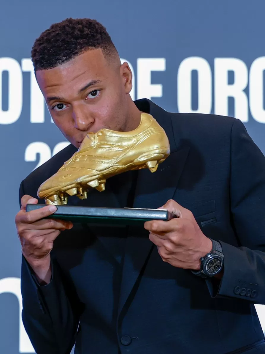 مبابي: جائزة الحذاء الذهبي لحظة مهمة في مسيرتي مبابي: جائزة الحذاء الذهبي لحظة مهمة في مسيرتي