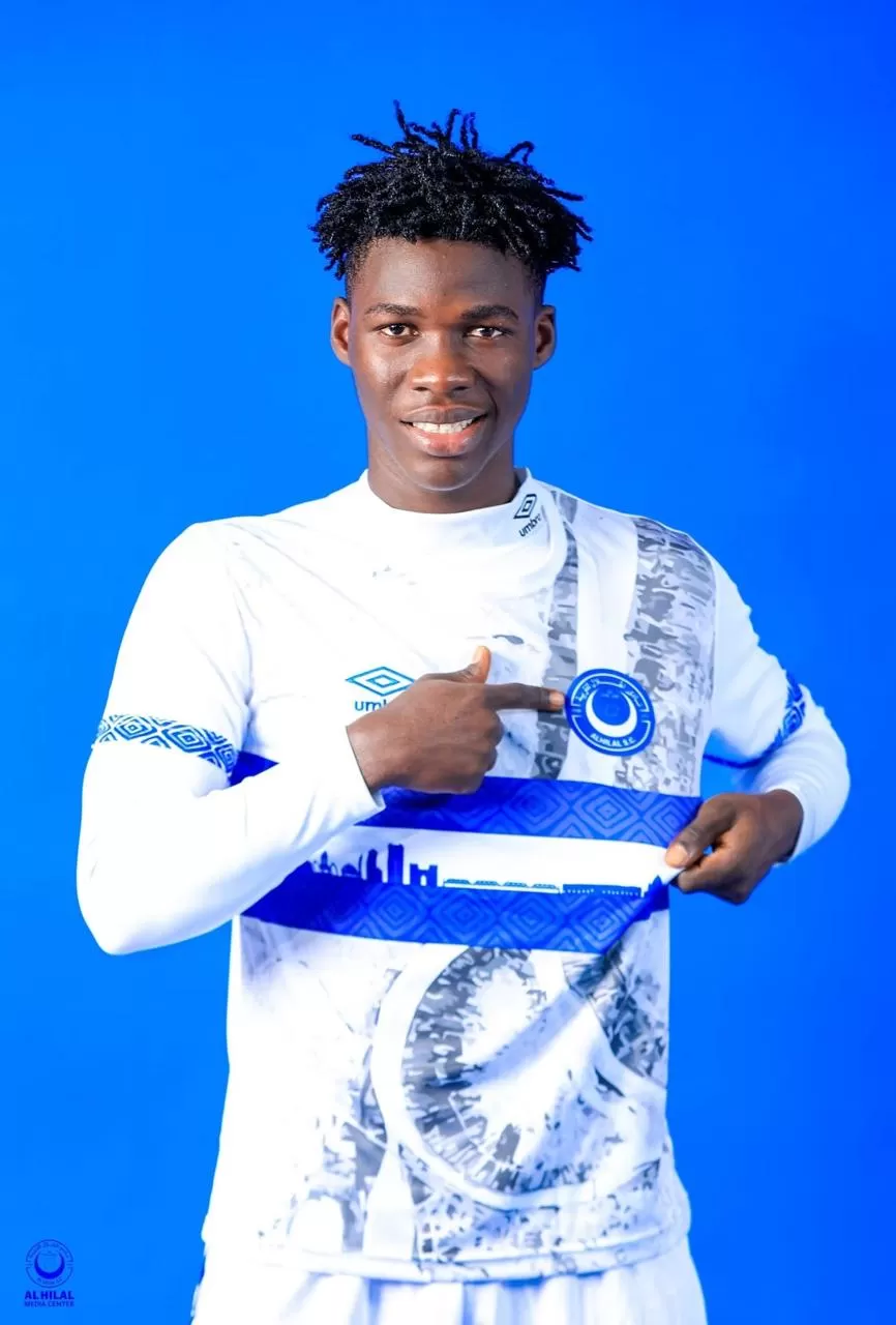 الهلال يوقع عقداً احترافياً مع الليبيري فلومو لأربعة أعوام الهلال يوقع عقداً احترافياً مع الليبيري فلومو لأربعة أعوام