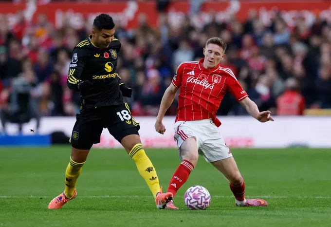 مانشستر يونايتد ينجو من الهزيمة أمام نوتنغهام فورست