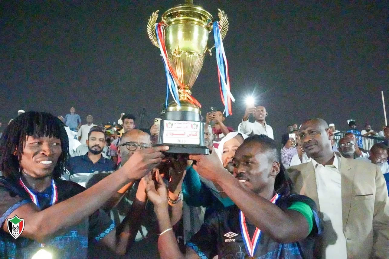 الهلال يتوج بكأس السودان بعد انسحاب المريخ