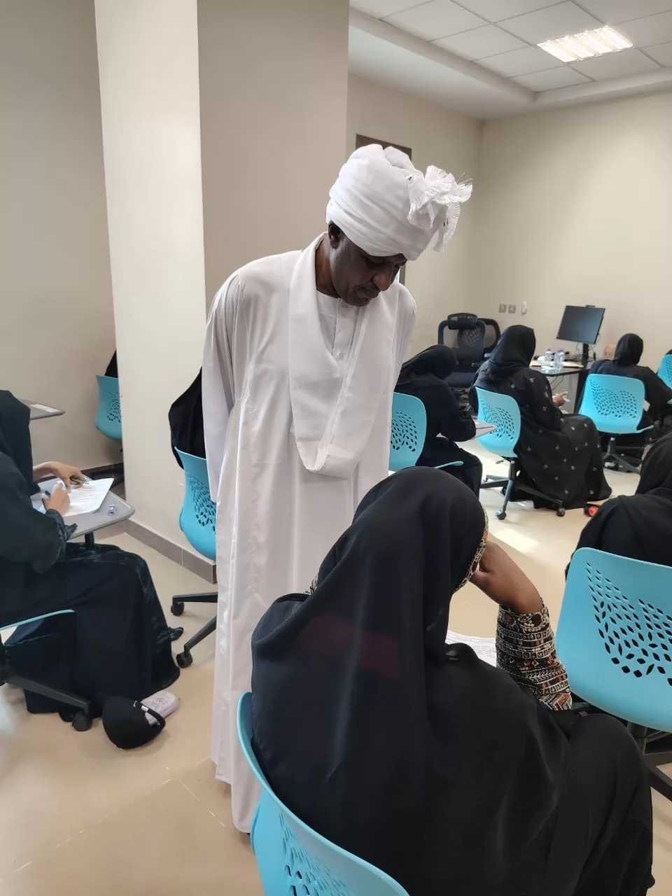 القنصل العام بجدة : امتحانات الشهادة المتوسطة سارت وفق الخطة وبنجاح