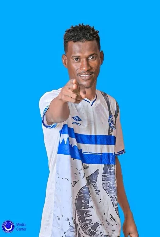 مهاجم ضل طريقه إلى الدفاع