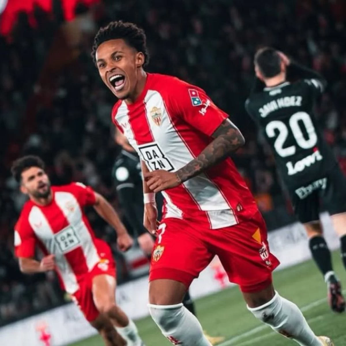 النجمة  السعودي يشتري عقد فينيسيوس و15% من قيمة بيع اللاعب المستقبلية