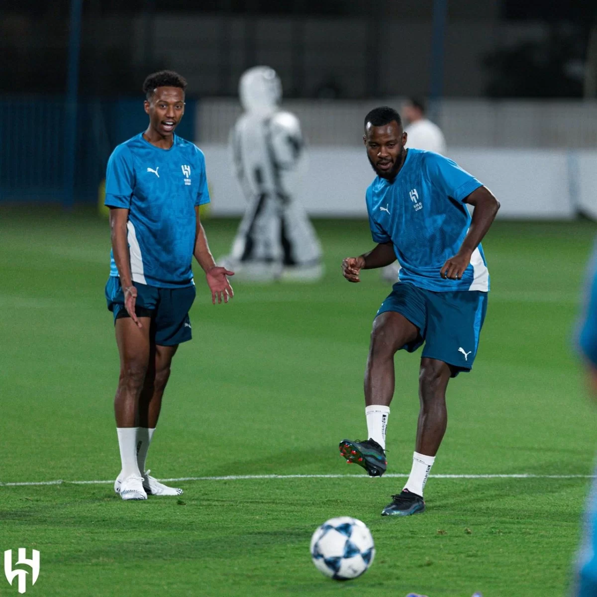 الهلال امام الدحيل لايخسر