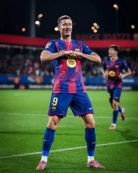 ليفاندوفسكي يستعد للرحيل عن برشلونة... وإيتا بديلاً له