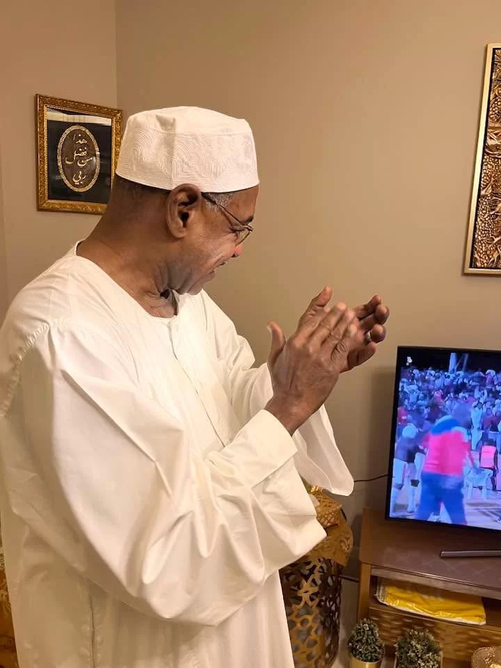 معتصم جعفر يشكر الرياضيين بالرياض قبل مغادرته إلى كينيا