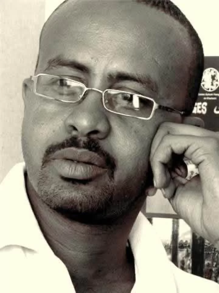 رَازَّةٌ وَنَطَّاحَةٌ ...